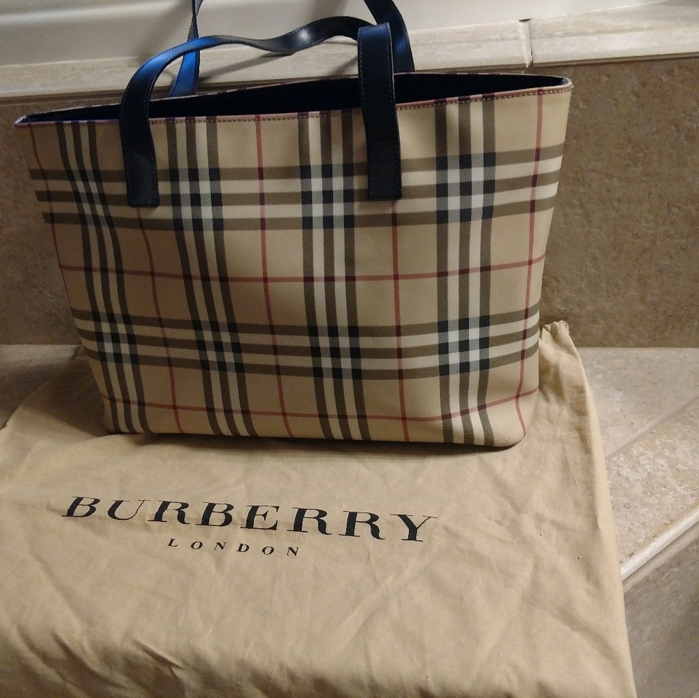 Burberry classic tote